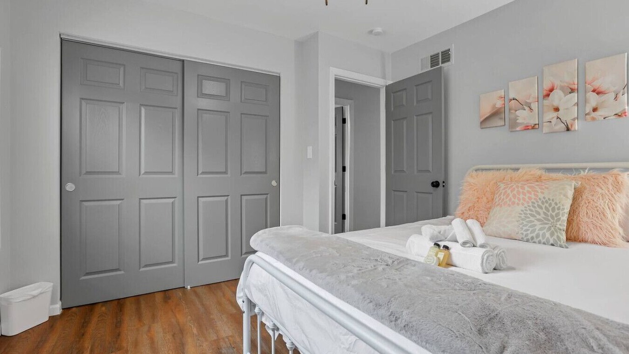 Photo of Bedroom in Summit Station