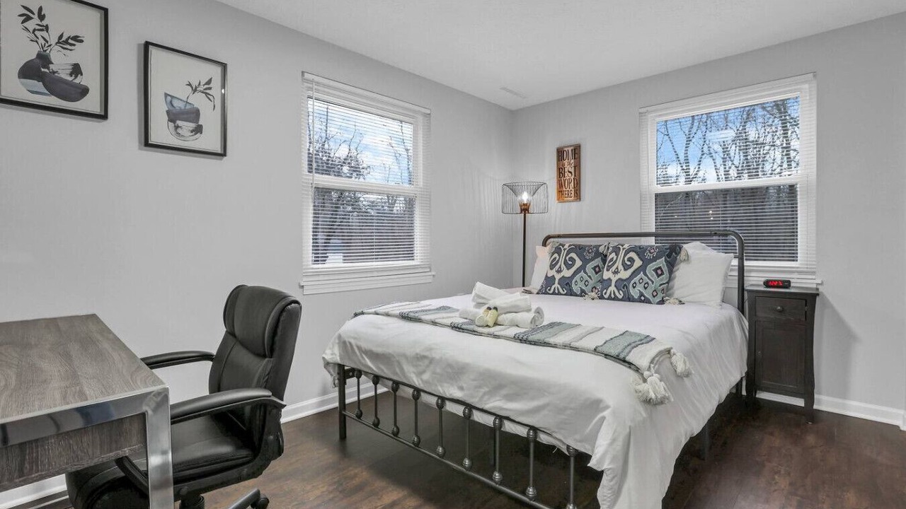 Photo of Bedroom in Summit Station