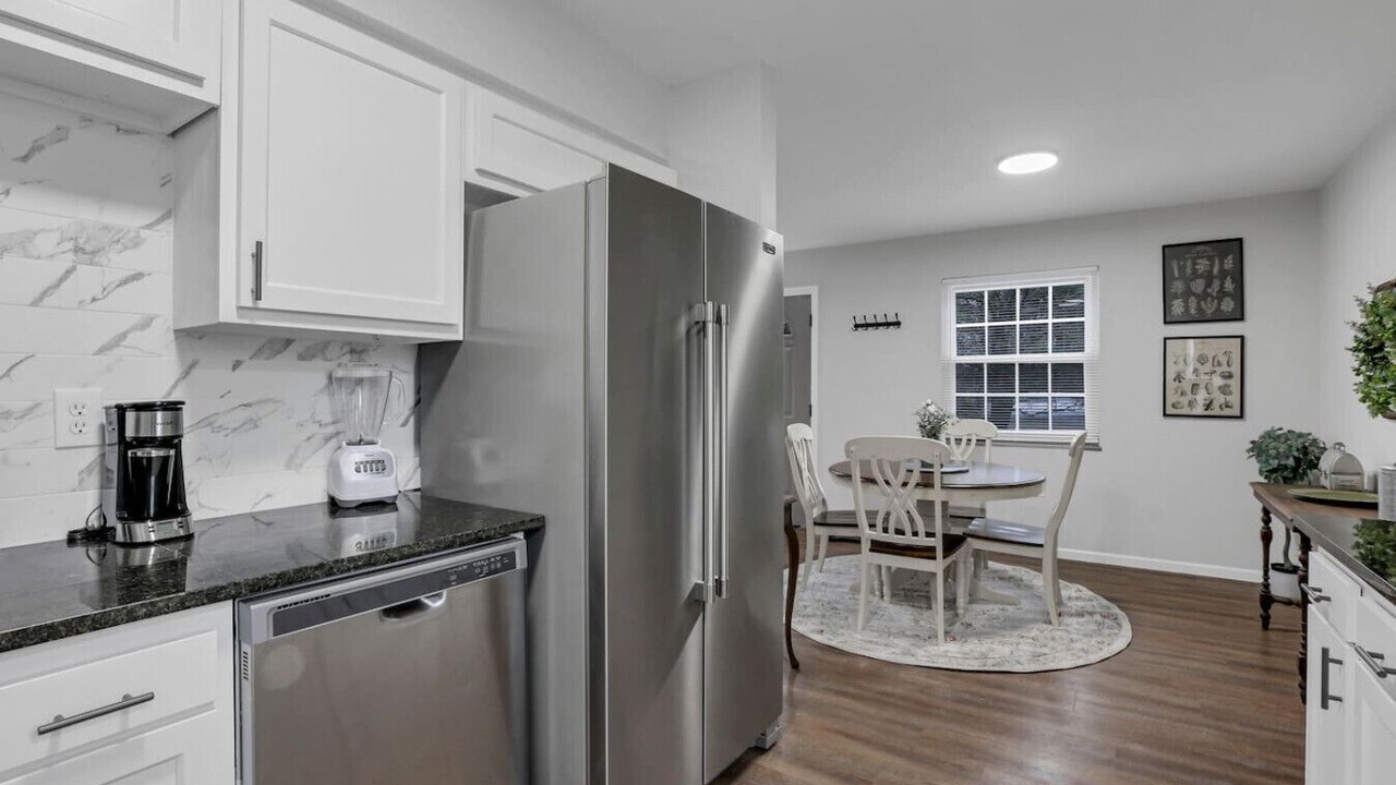Photo of Kitchen in Summit Station