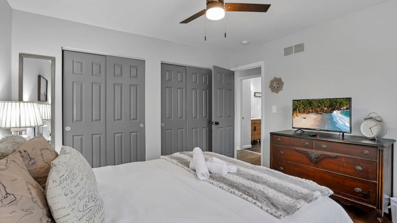 Photo of Bedroom in Summit Station