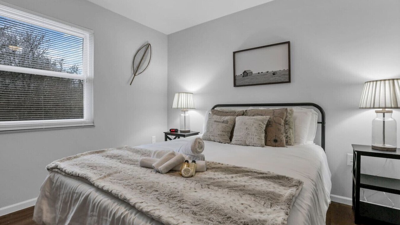 Photo of Bedroom in Summit Station