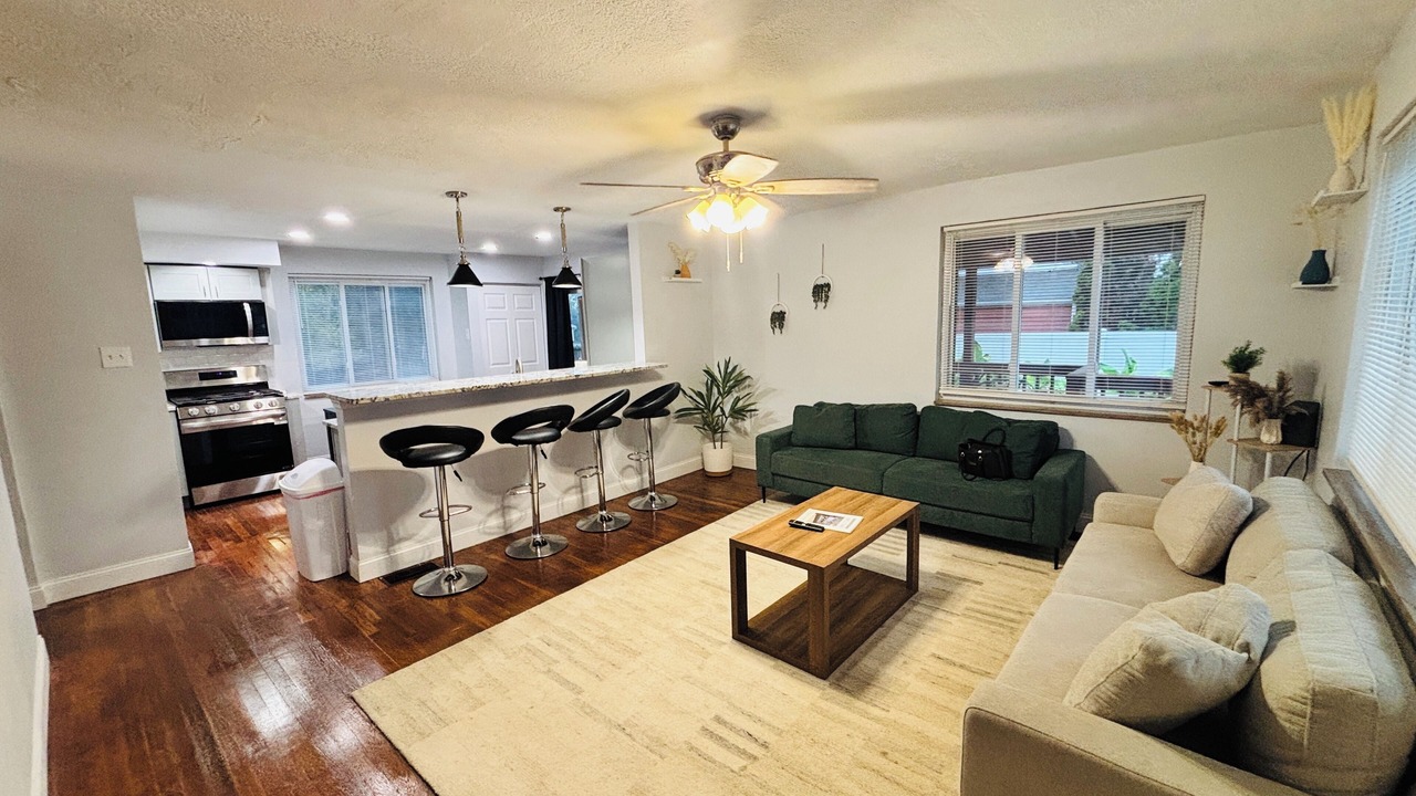 Photo of Livingroom in West Mifflin