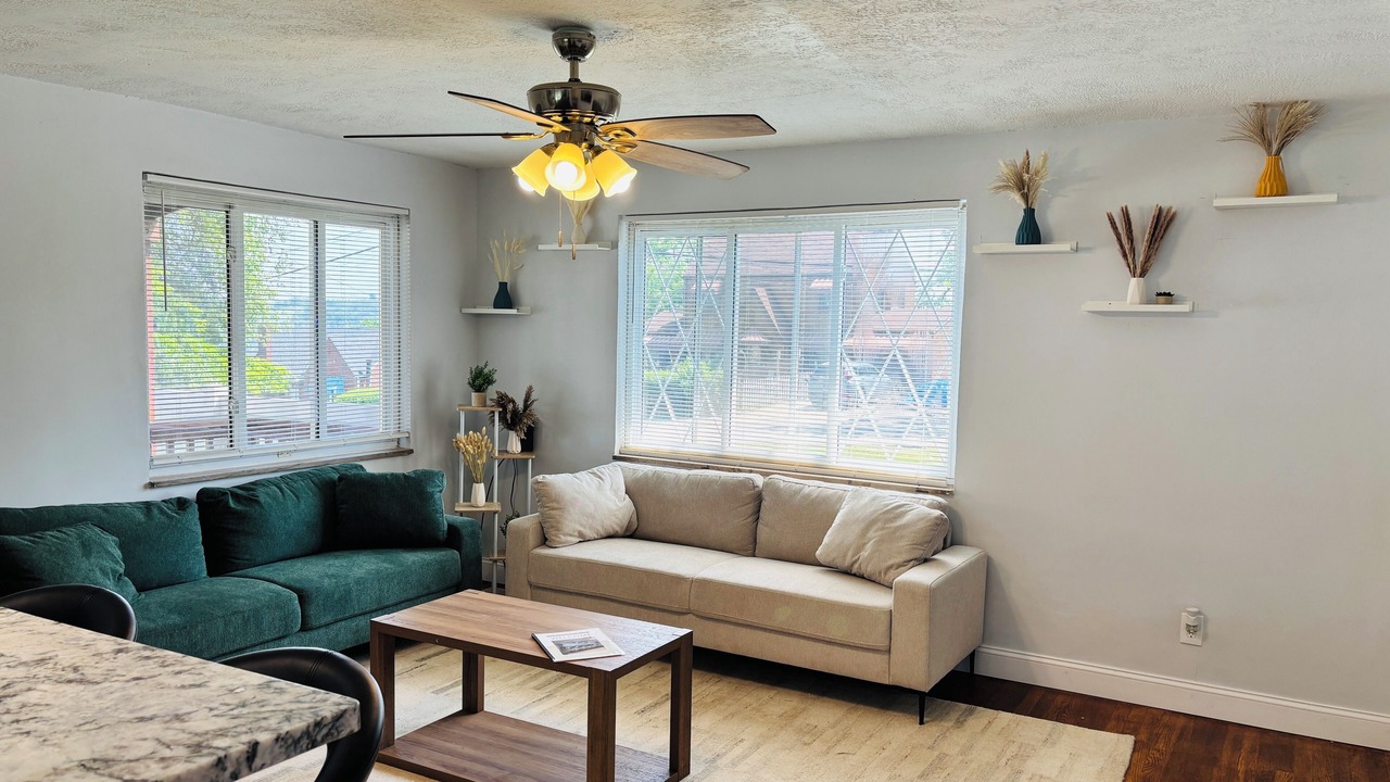 Photo of Livingroom in West Mifflin