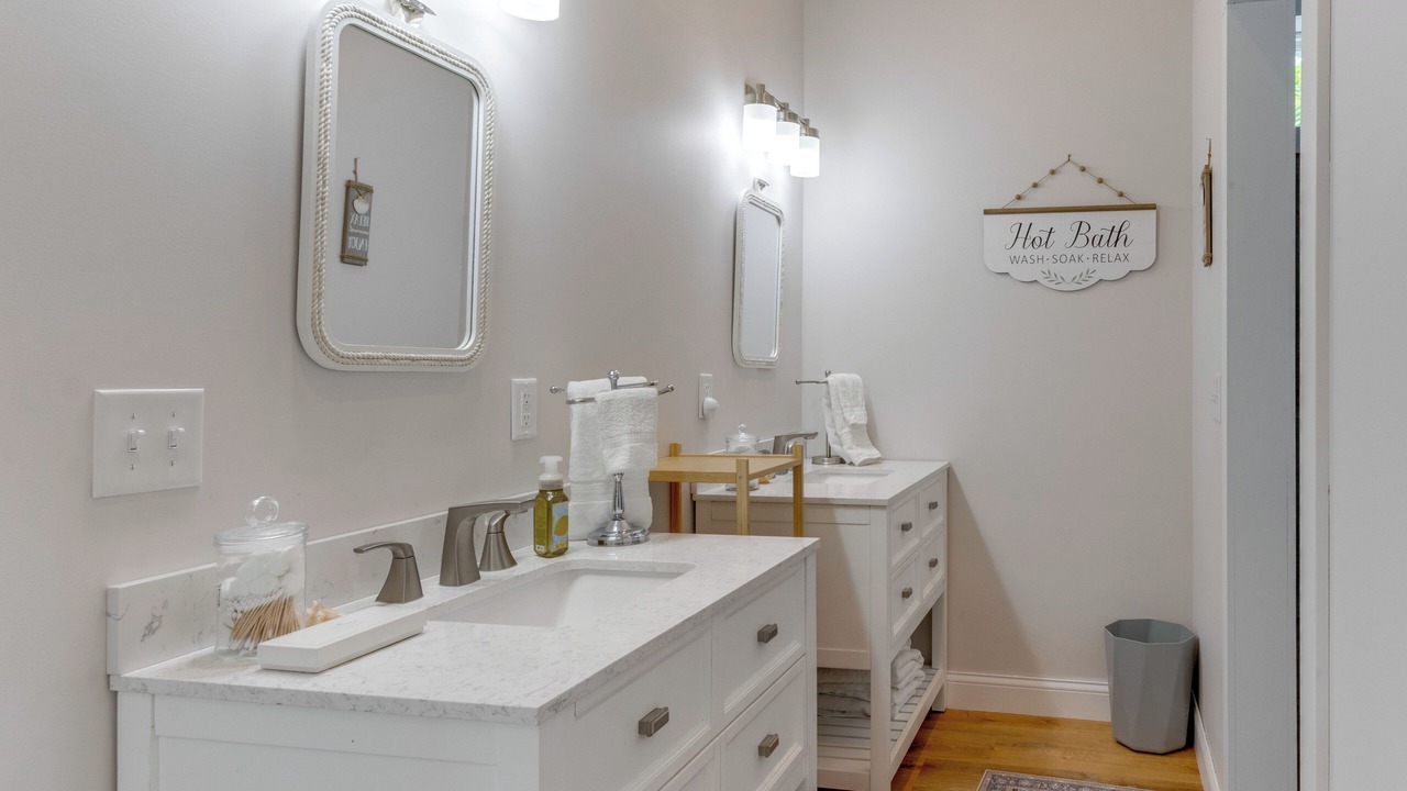 Photo of Bathroom in Buckeye Lake