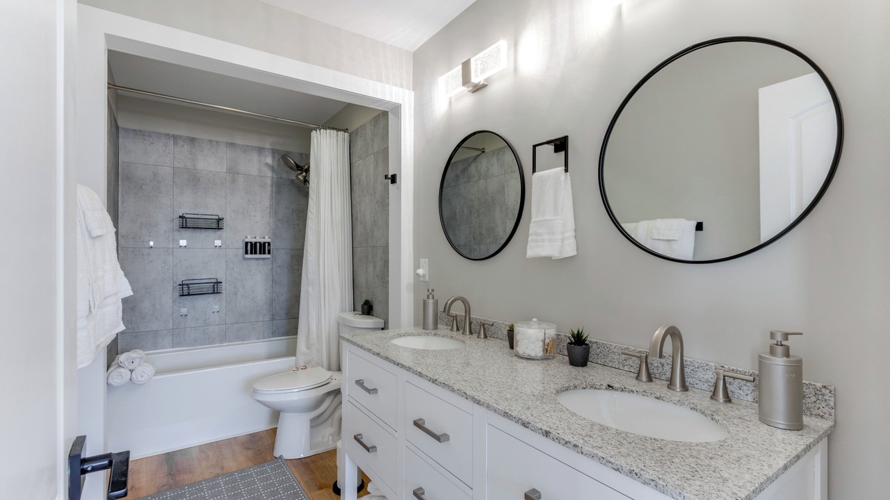 Photo of Bathroom in Buckeye Lake