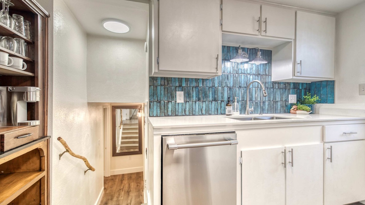 Photo of Kitchen in Depot Bench