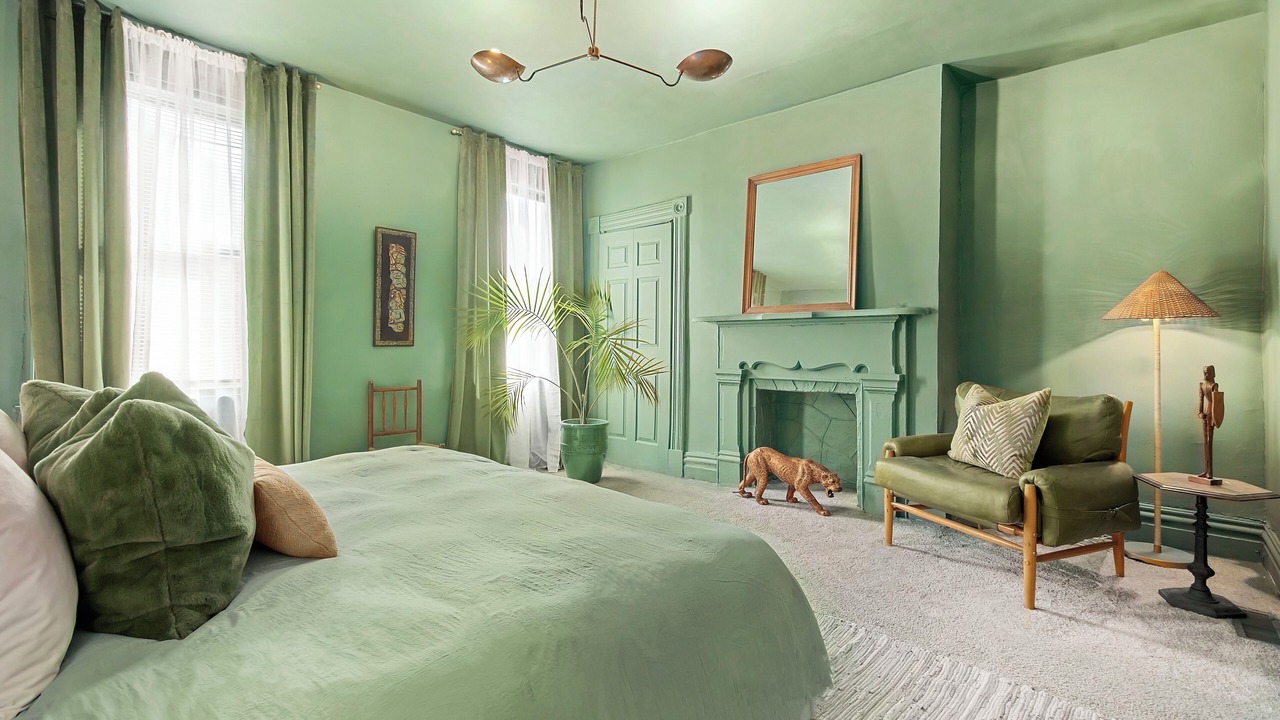 Photo of Bedroom in Oakland