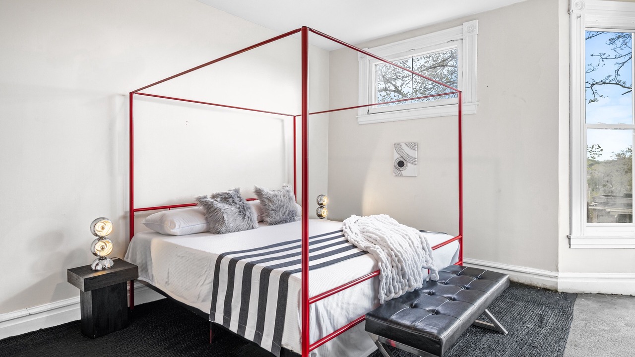 Photo of Bedroom in Oakland