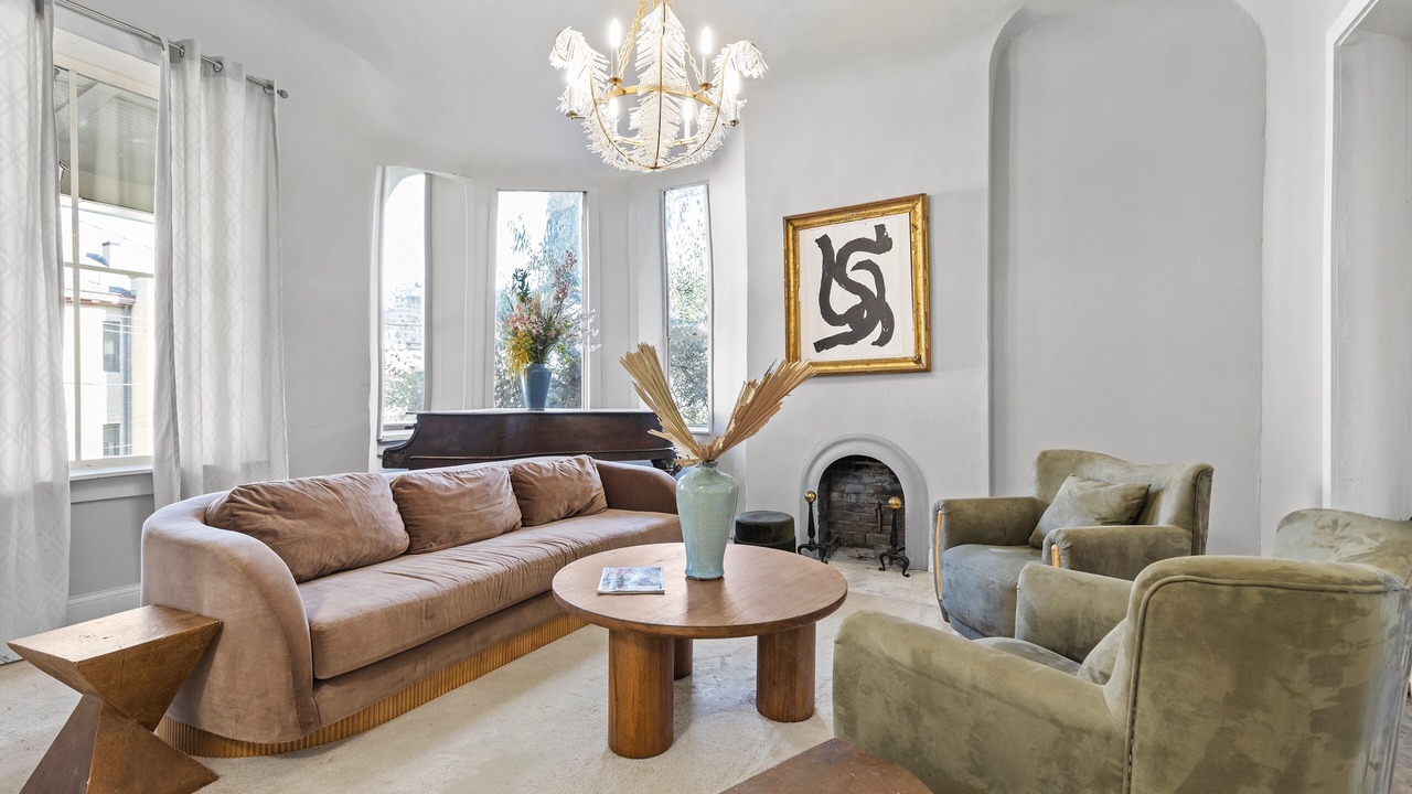 Photo of Livingroom in Oakland