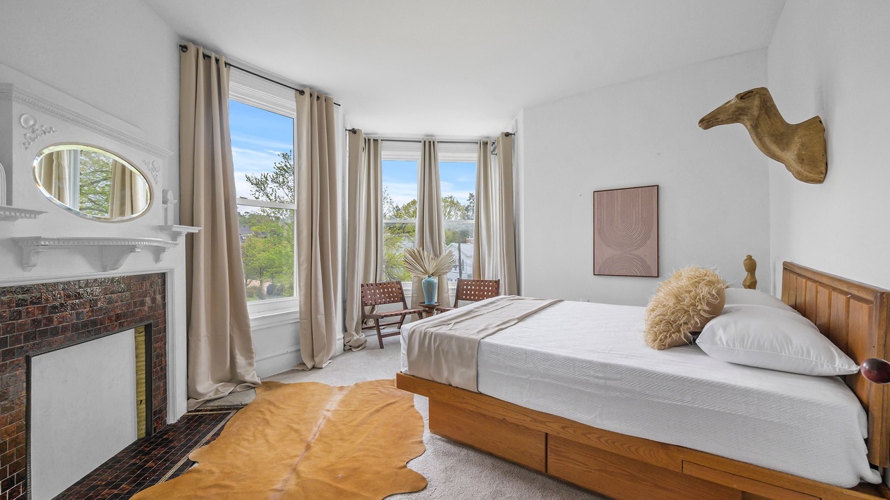 Photo of Bedroom in Oakland