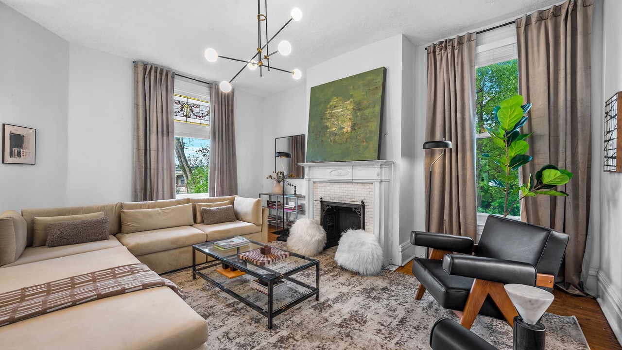 Photo of Livingroom in Oakland