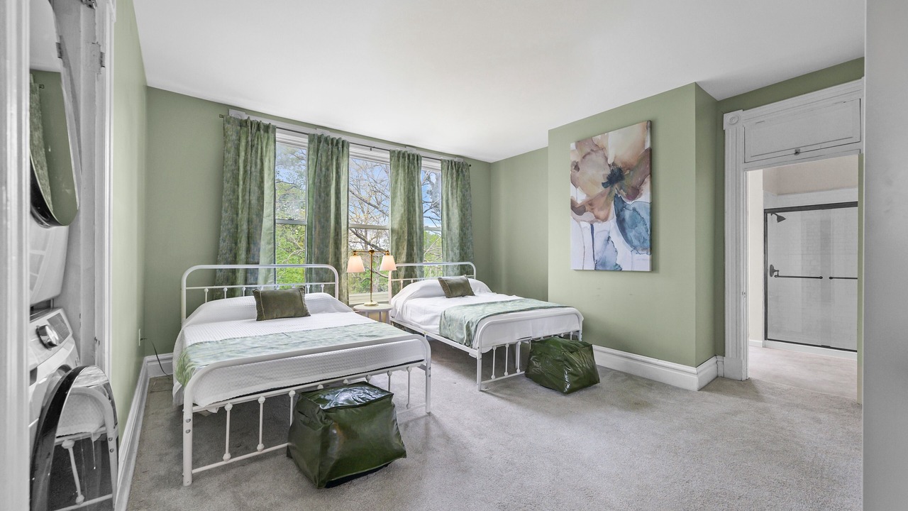 Photo of Bedroom in Oakland