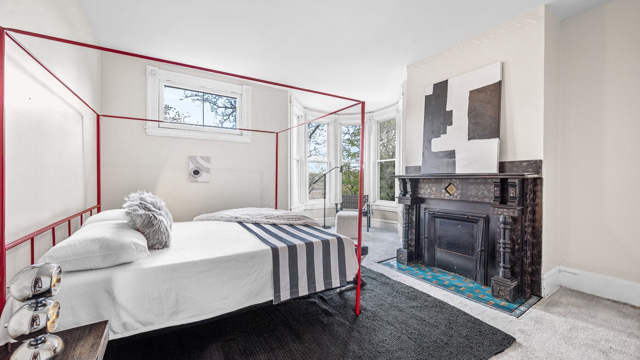 Photo of Bedroom in Oakland