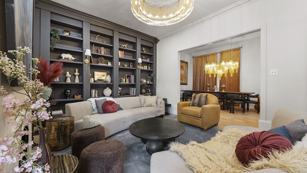 Photo of Livingroom in Oakland