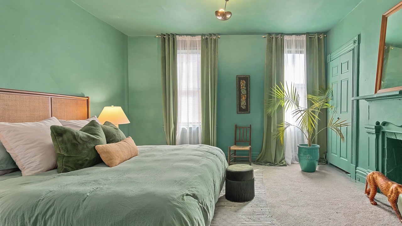 Photo of Bedroom in Oakland
