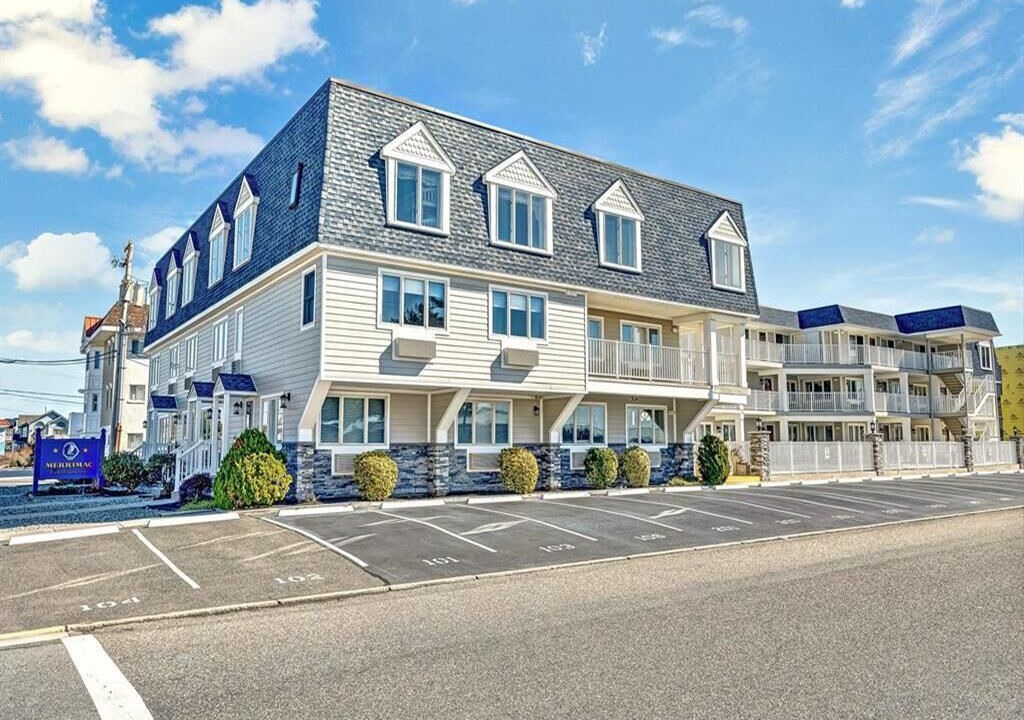 Photo of Others in Avalon