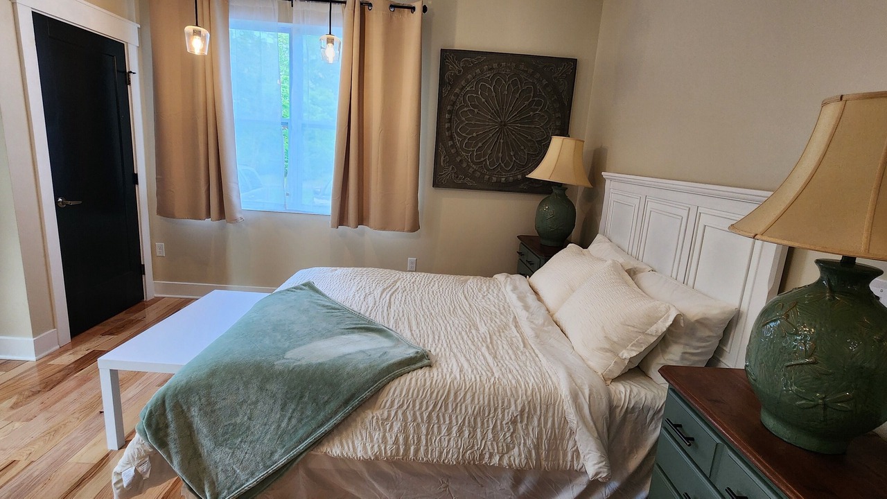 Photo of Bedroom in Newark