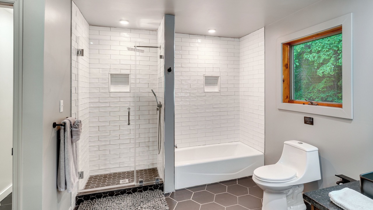 Photo of Bathroom in Falling Waters