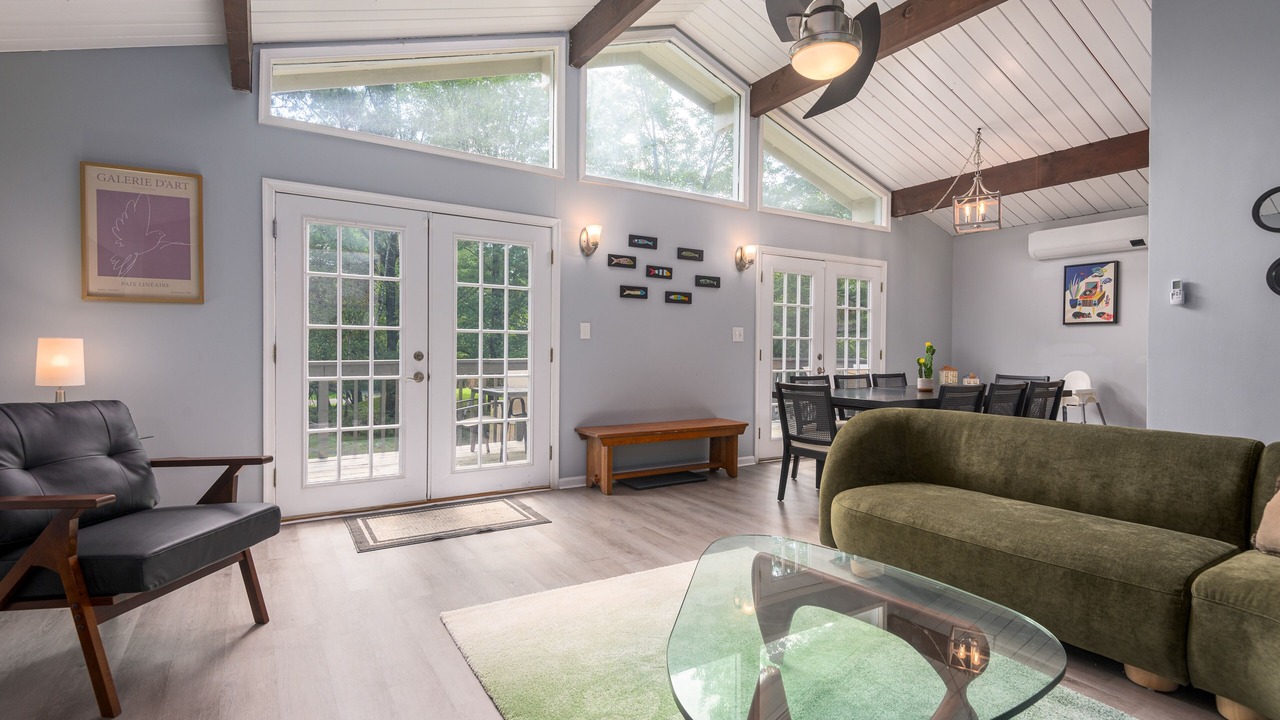 Photo of Livingroom in Long Pond