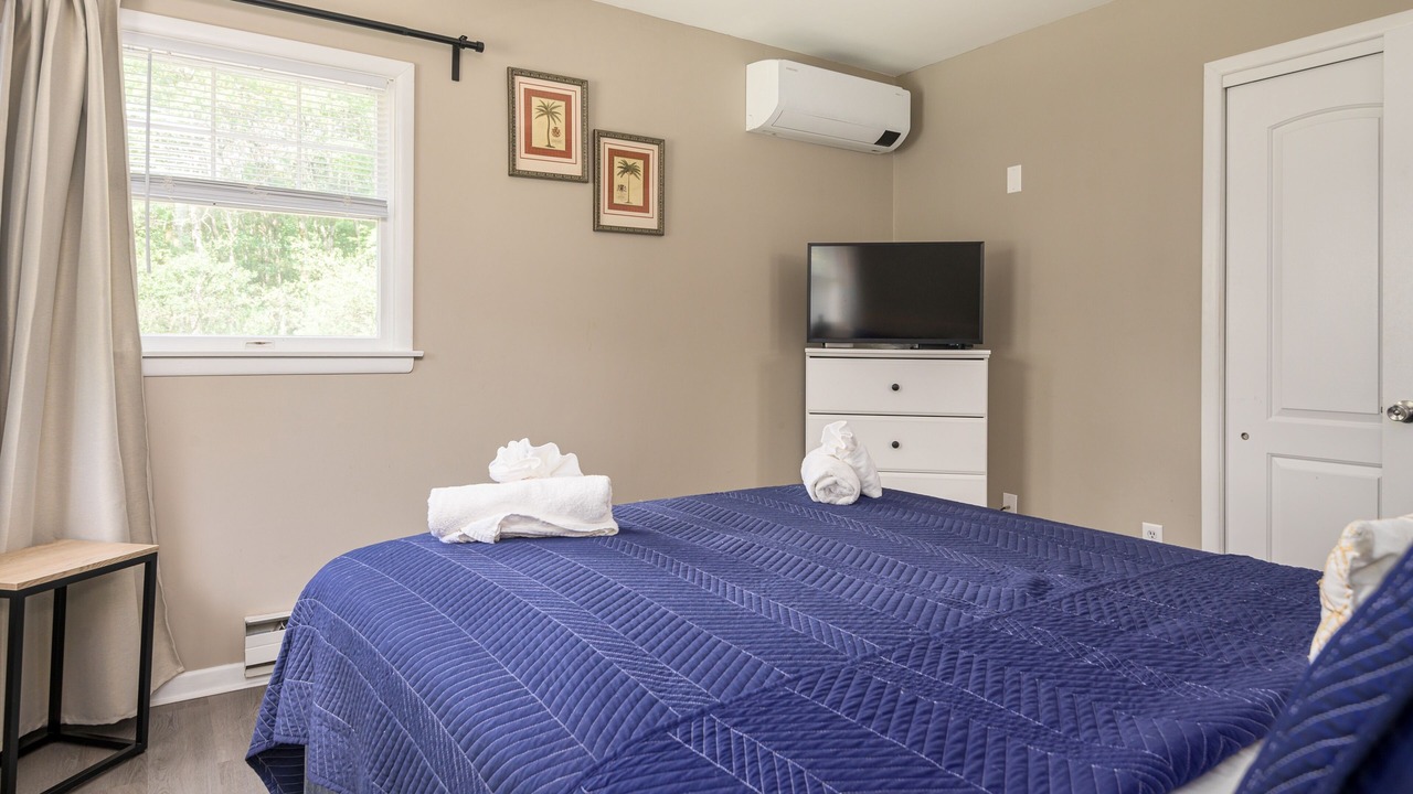 Photo of Bedroom in Long Pond
