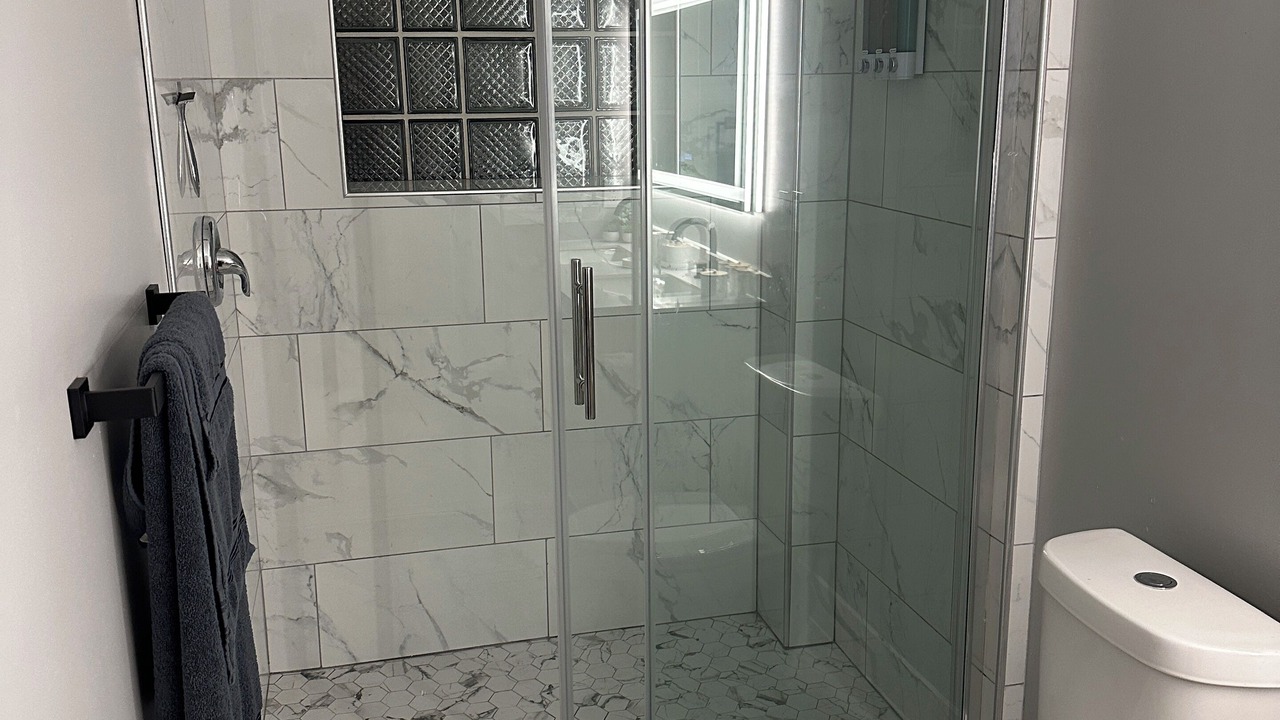 Photo of Bathroom in Detroit - Shoreway