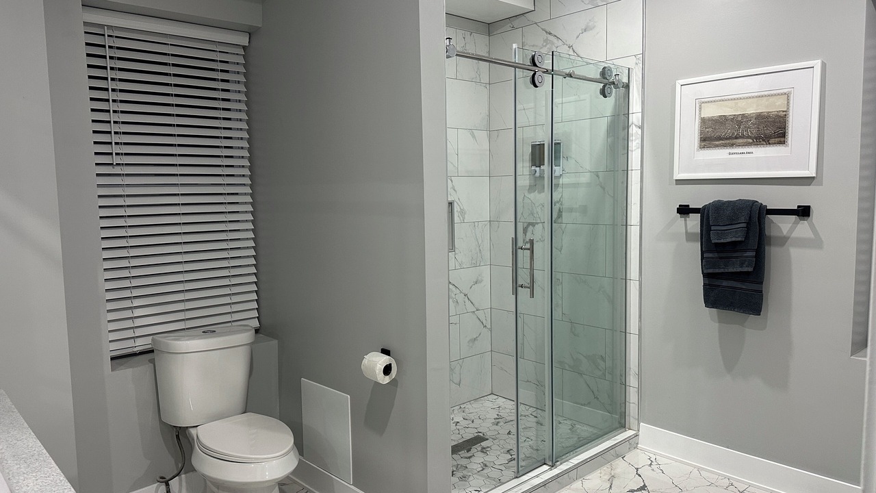 Photo of Bathroom in Detroit - Shoreway