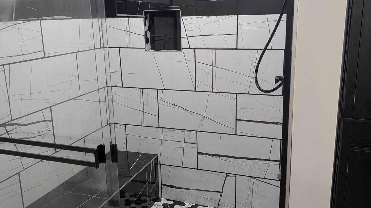 Photo of Bathroom in Dola