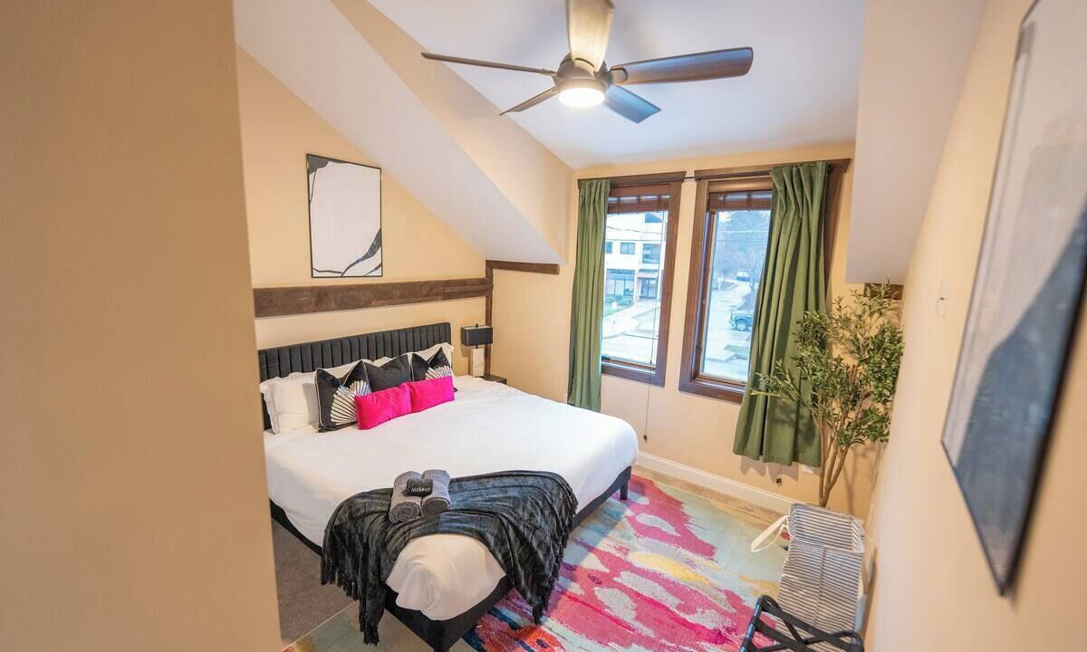 Photo of Bedroom in Warrendale