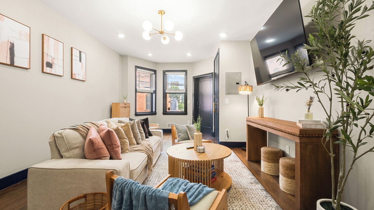 Photo of Livingroom in McGinley Square