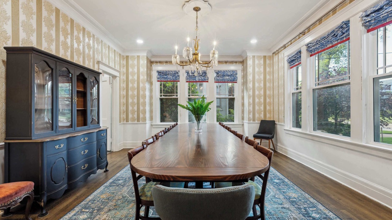 Photo of Livingroom in Evergreen