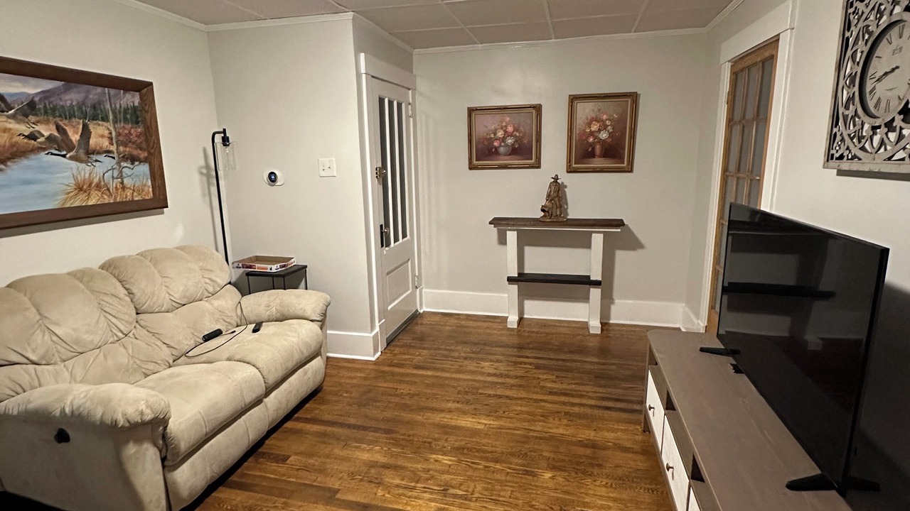Photo of Livingroom in Butler