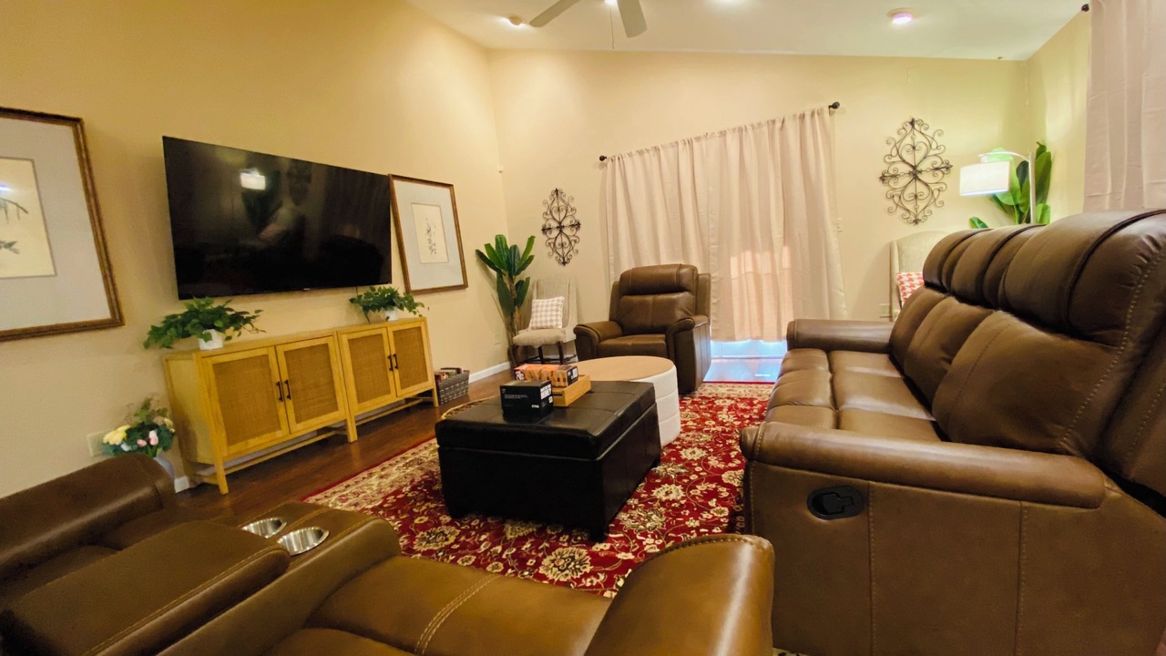 Photo of Livingroom in Ross Township