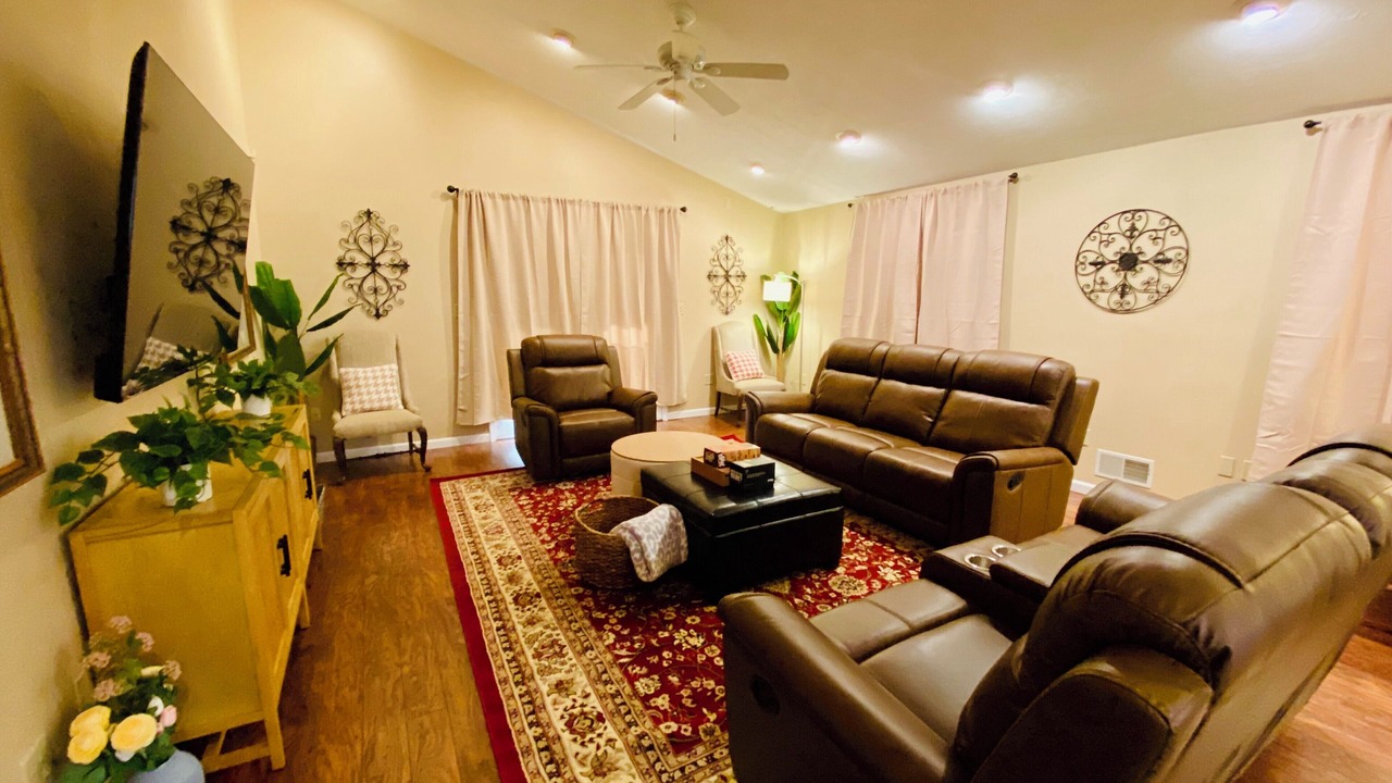 Photo of Livingroom in Ross Township