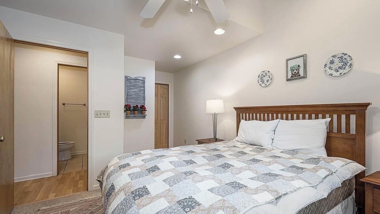 Photo of Bedroom in Mountainside
