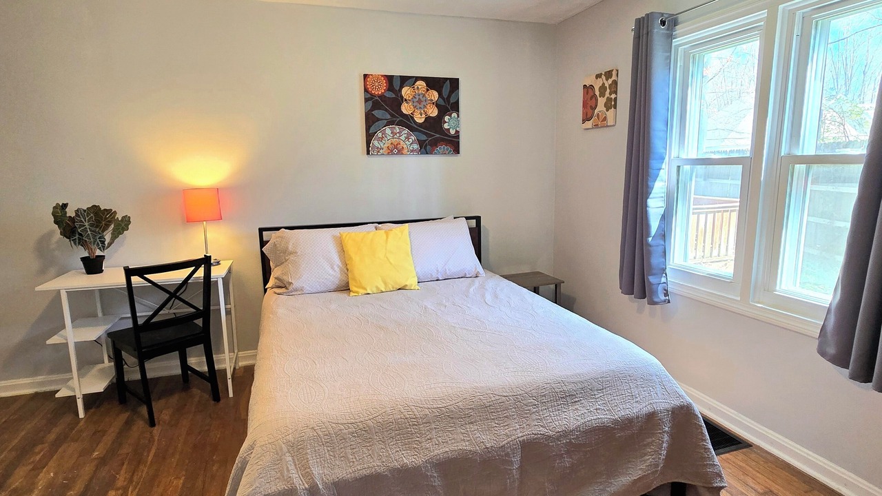 Photo of Bedroom in Olmsted Falls