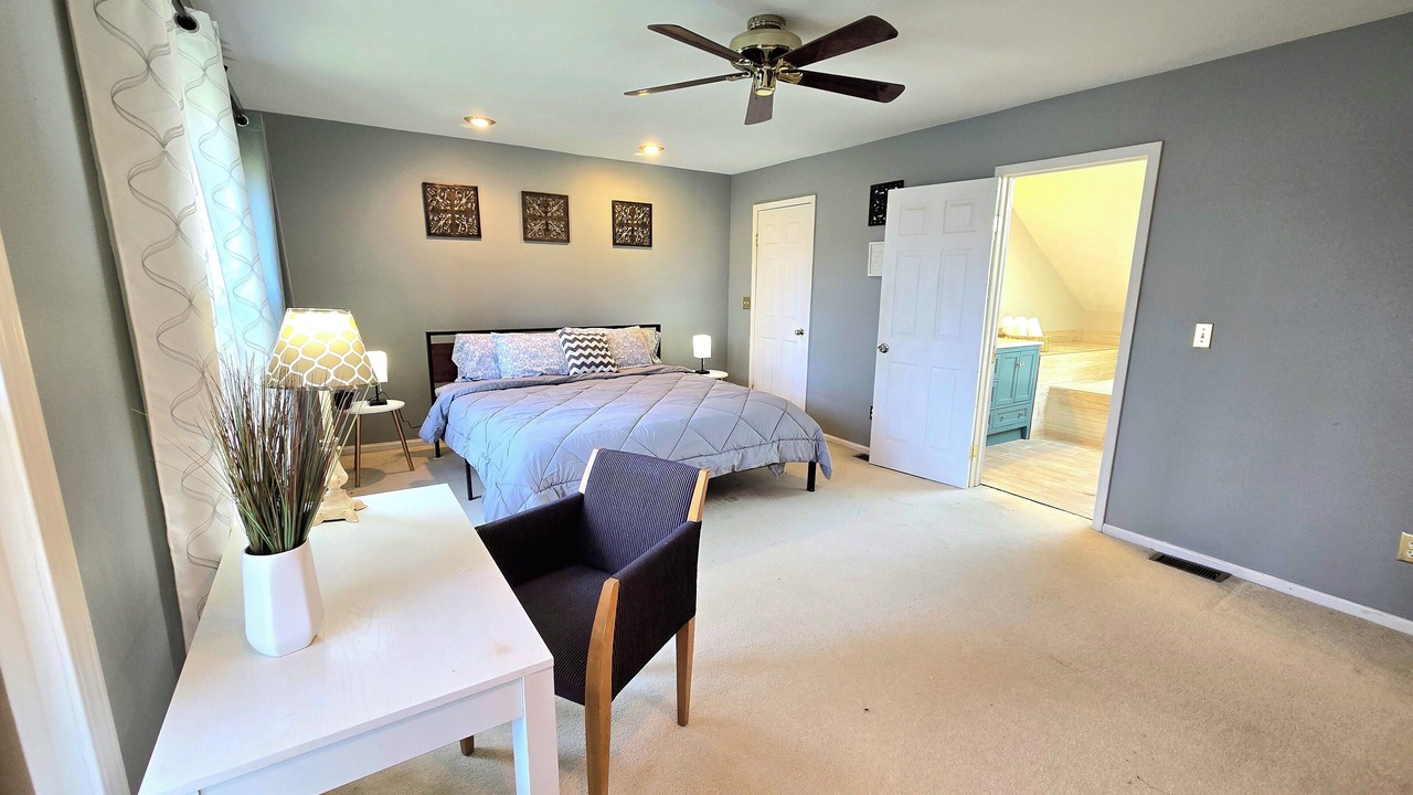 Photo of Bedroom in Olmsted Falls
