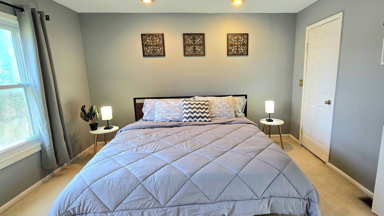 Photo of Bedroom in Olmsted Falls