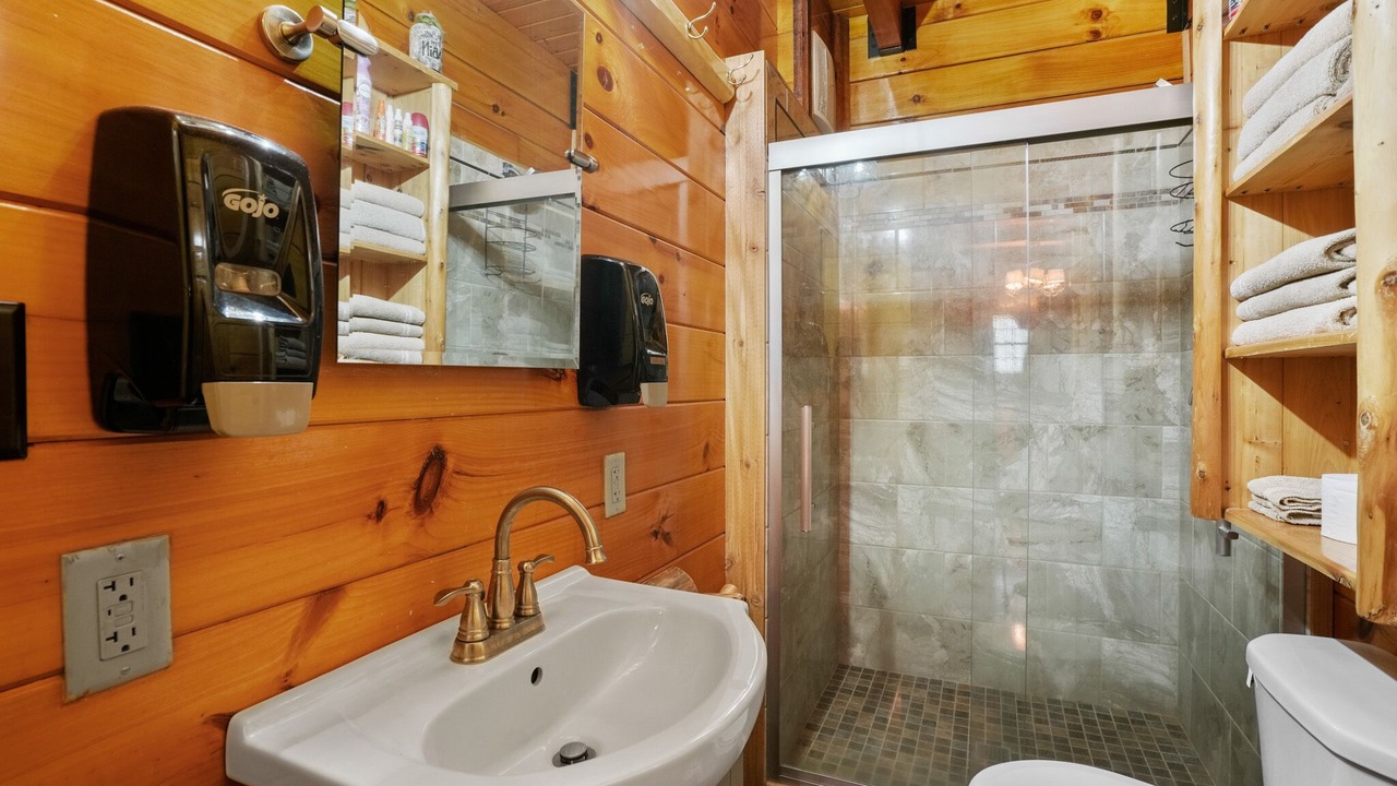 Photo of Bathroom in Ray