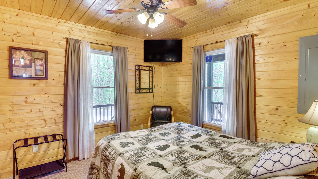 Photo of Bedroom in Byrdstown