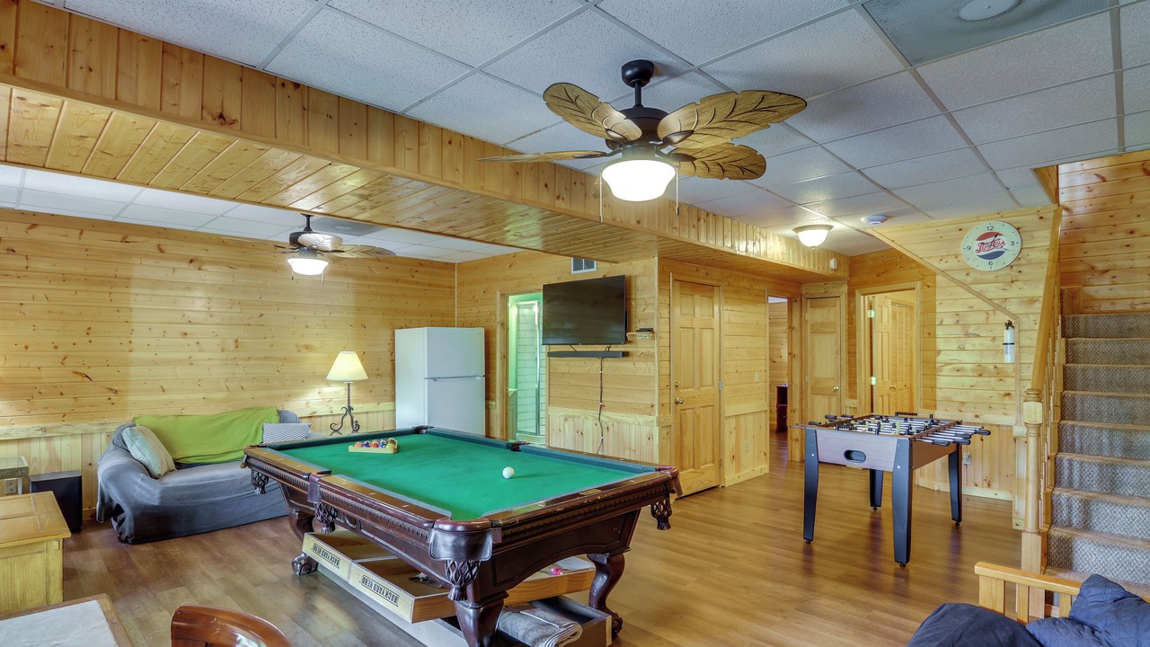 Photo of Bedroom in Byrdstown