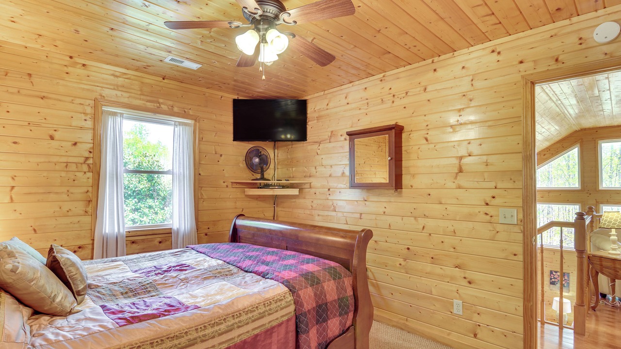 Photo of Bedroom in Byrdstown
