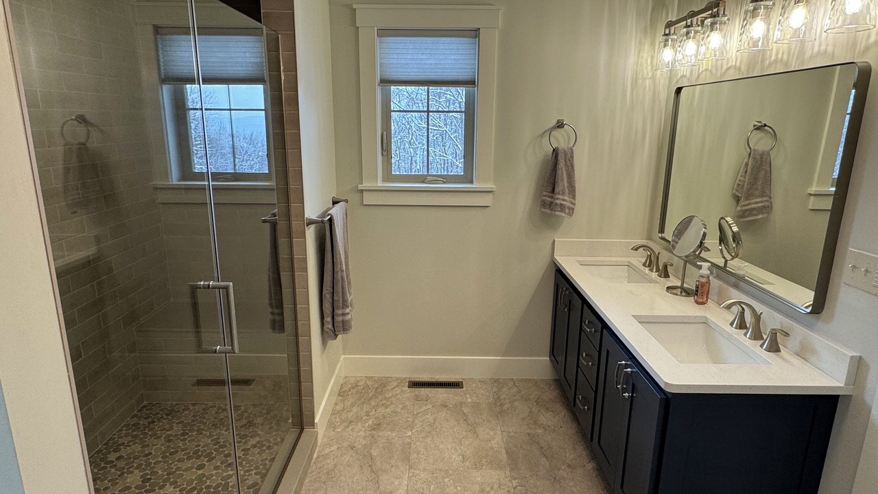 Photo of Bathroom in Saxton