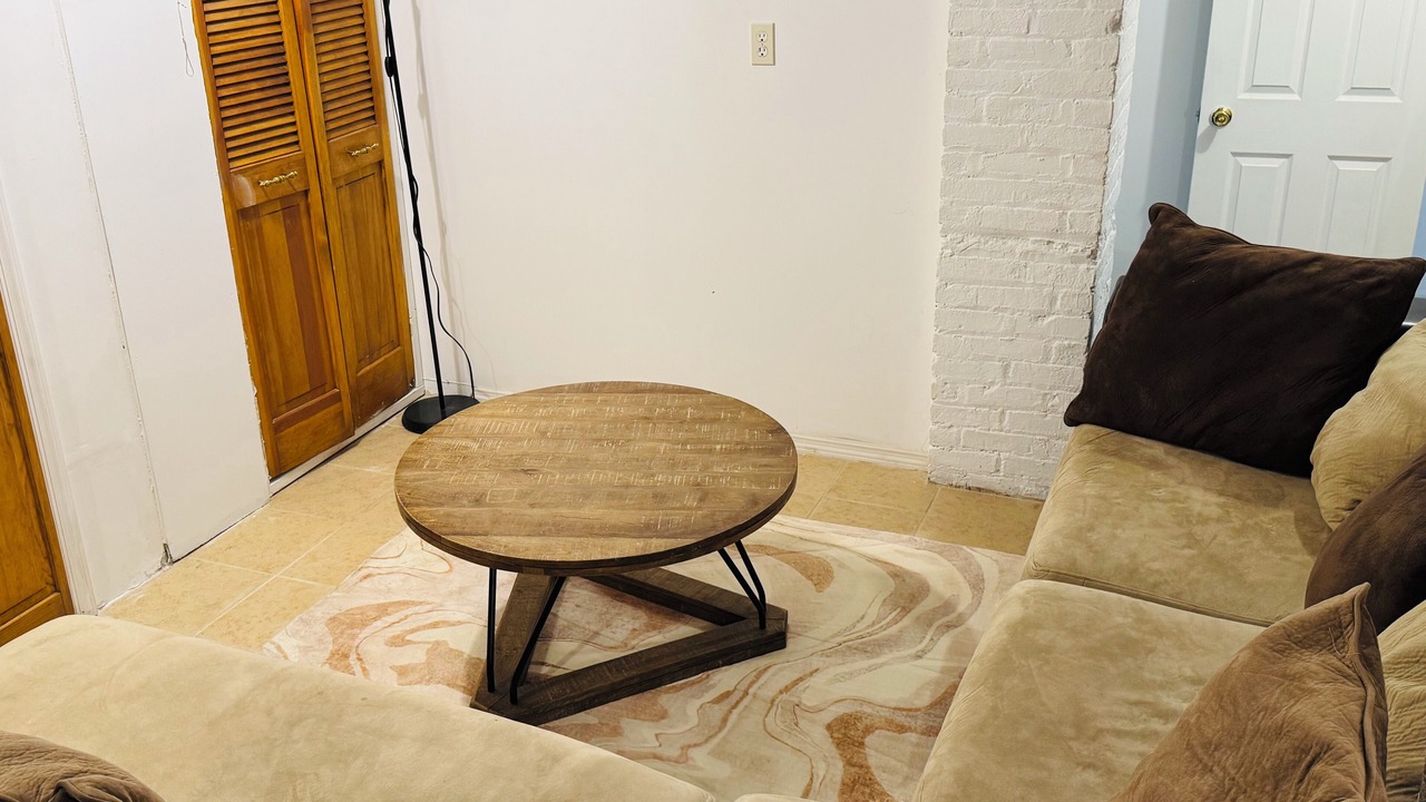 Photo of Livingroom in Weequahic