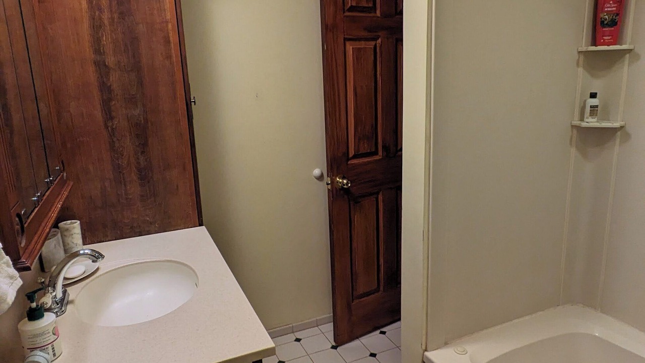Photo of Bathroom in Ironia