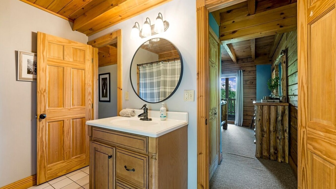Photo of Bathroom in Aquashicola