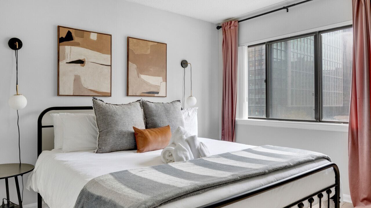 Photo of Bedroom in Crystal City