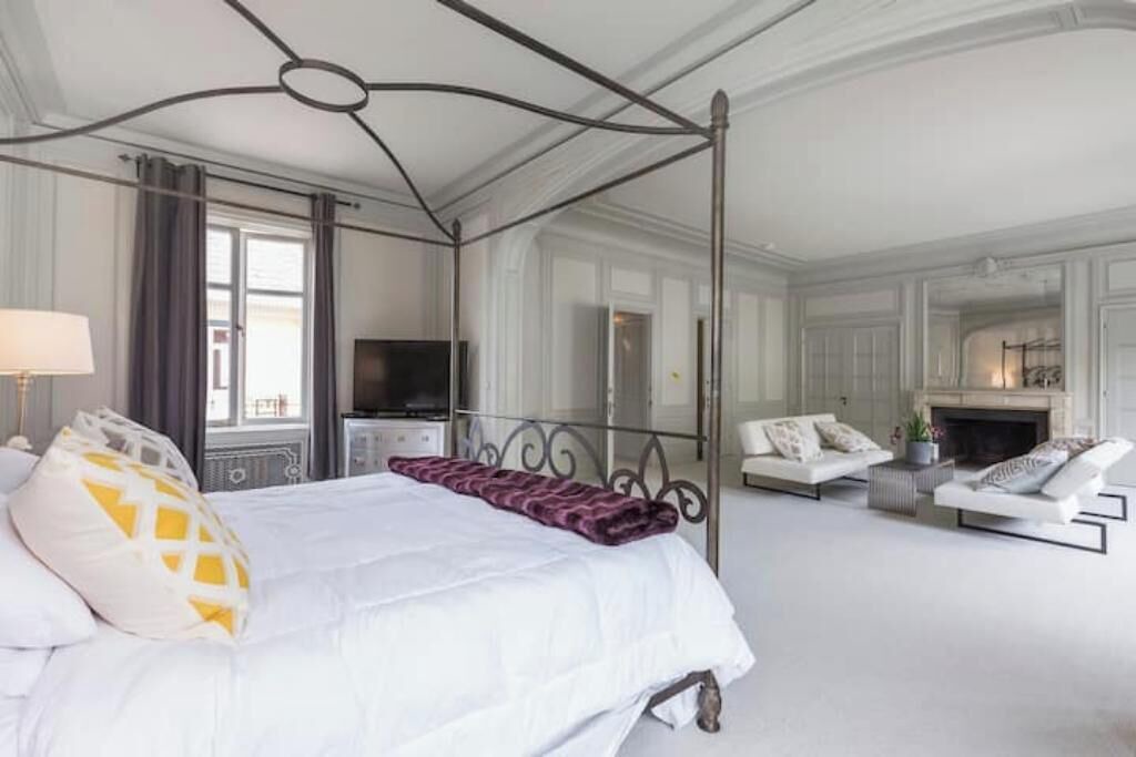 Photo of Bedroom in Central Park South