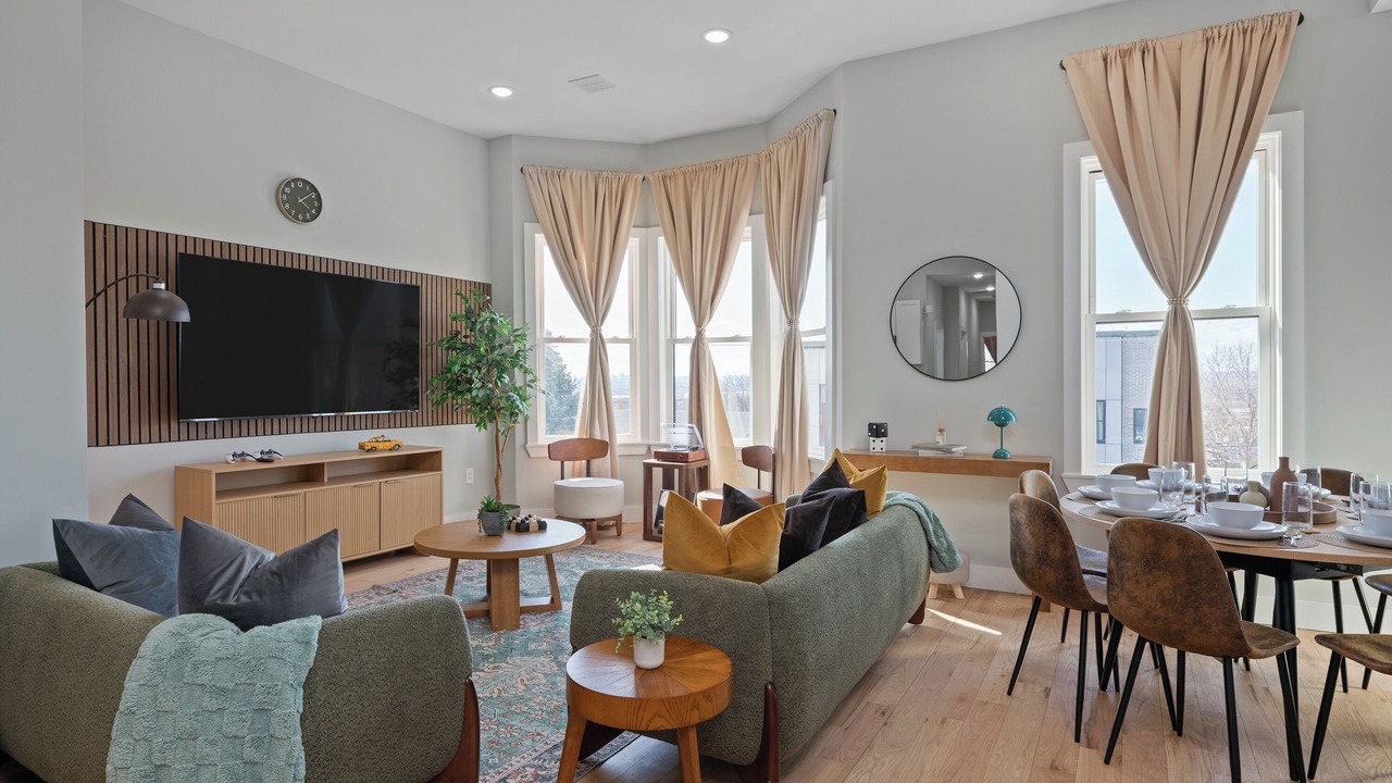 Photo of Livingroom in The Heights