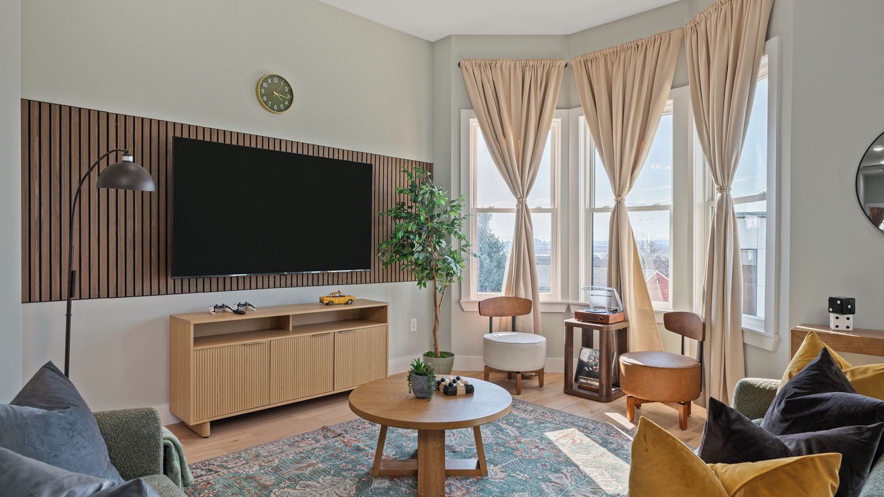 Photo of Livingroom in The Heights