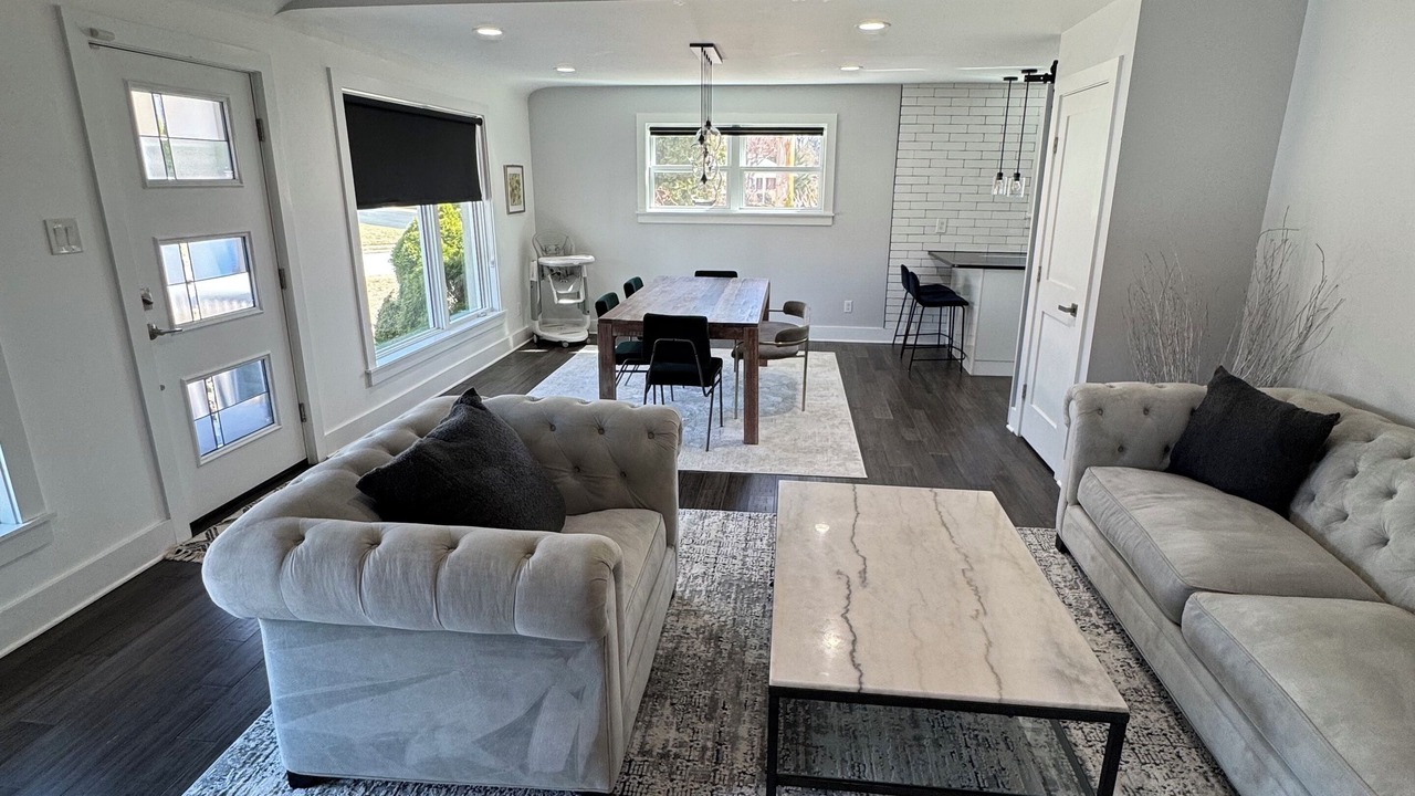 Photo of Livingroom in Manoa